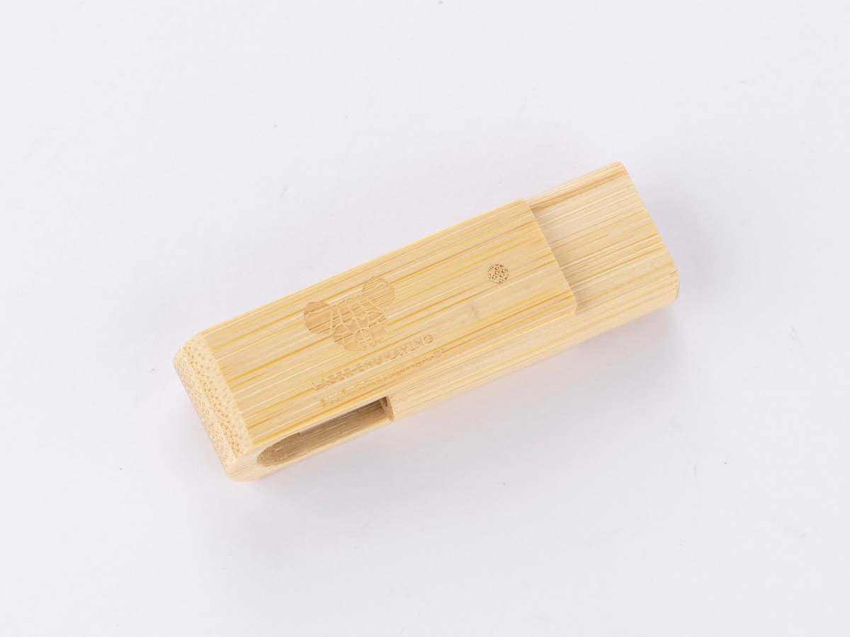Pendrive z drewna bambusowego z grawerem Pendrive z drewna bambusowego z grawerem