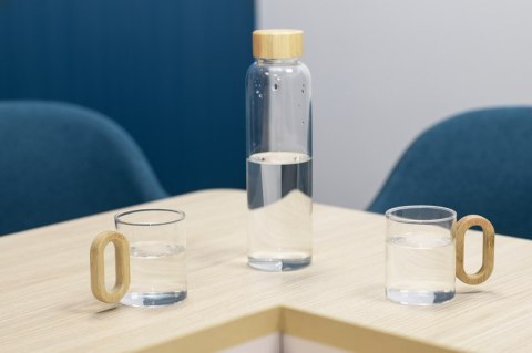 Zestaw do napojów z elementami bambusowymi TRINKLA